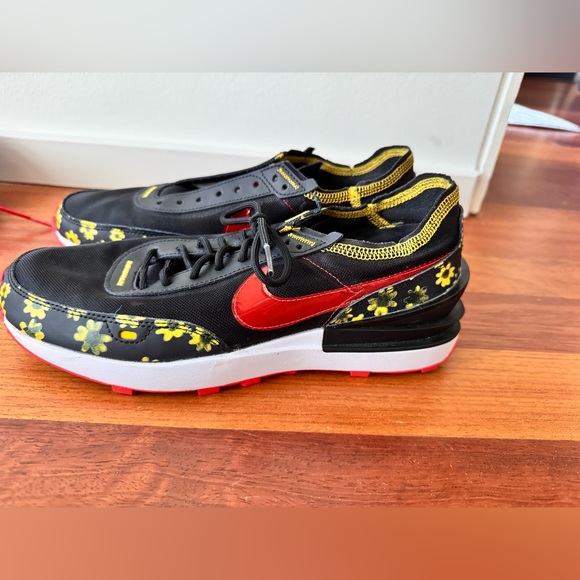 Nike Waffle with flower print - size 8 - Picture 2 of 7
